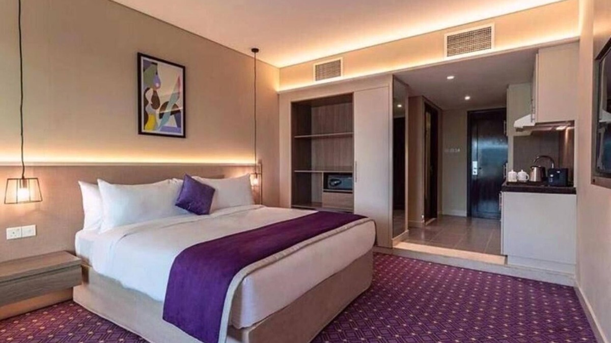 Al Wasl Apartment | Deluxe Room Near Burj Khalifa Metro By E R