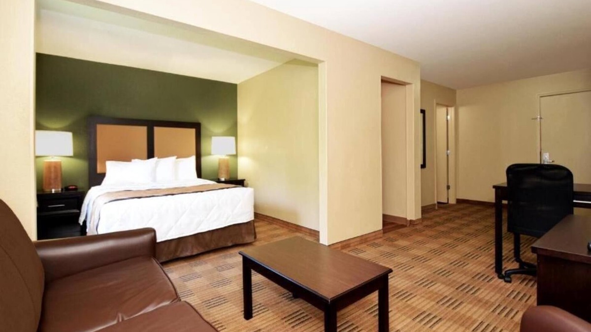 Cary Apartment | Deluxe Studio at Extended Stay Cary 5