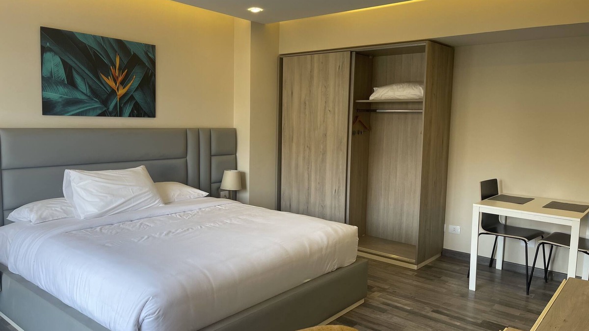 Heliopolis Apartment | Deluxe Studio King - 5 min away from the Airport