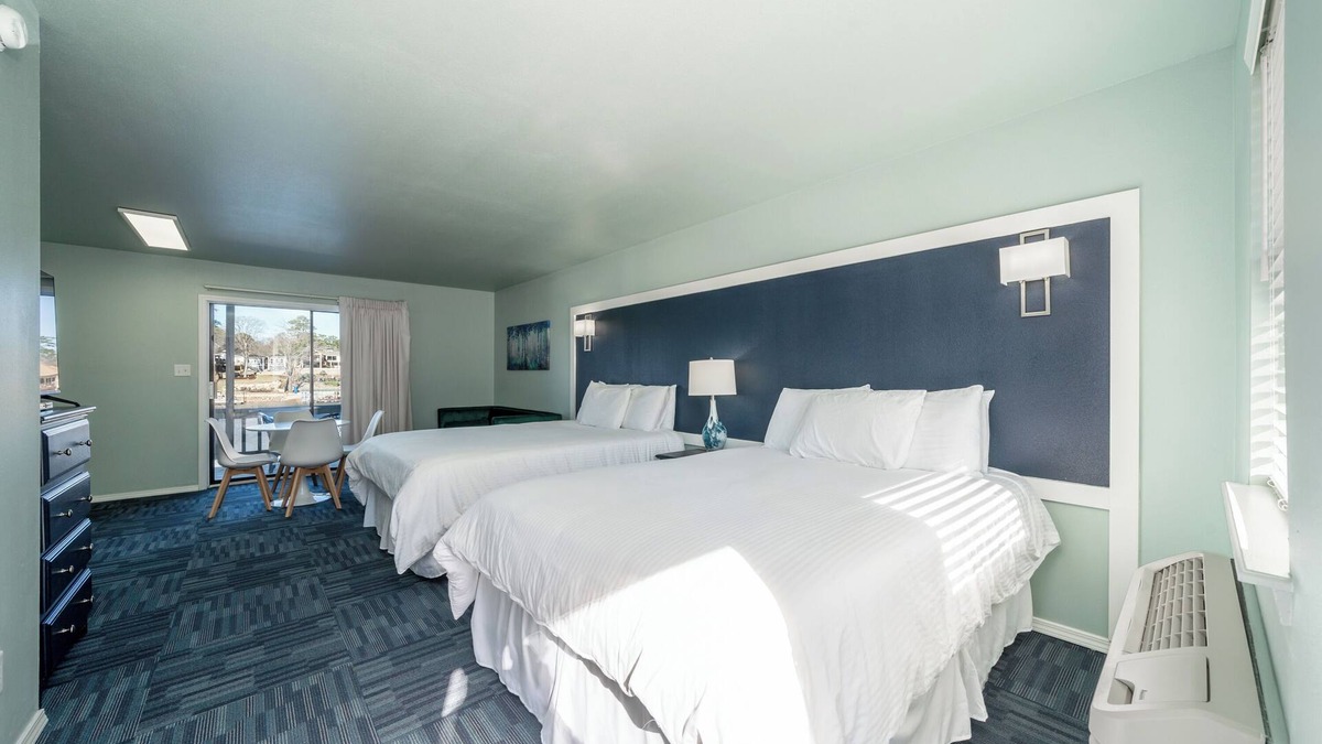 Rockwell Hotel | Deluxe Studio Suite, 2 Queen Beds, Lake View, Upper Floor