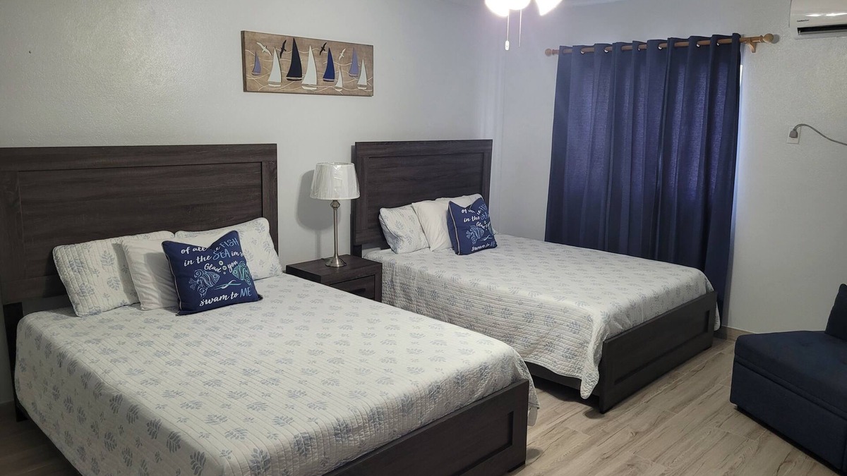 Seven Mile Beach Apartment | Deluxe Studio with Ocean View - 1A