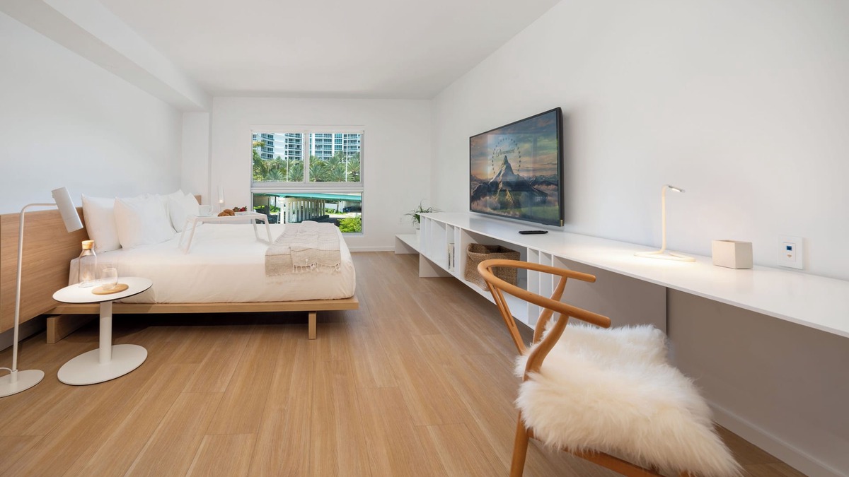 Bal Harbour Apartment | Deluxe Studio with King size bed, Kitchenette and beach service at Bal Harbour. Beach service included