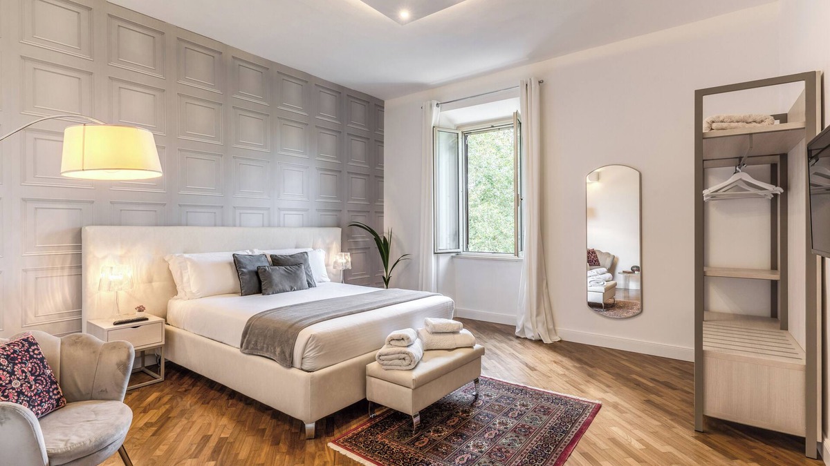 Testaccio Apartment | DELUXE Suite, stunning view of the Tiber River. Top floor with elevator