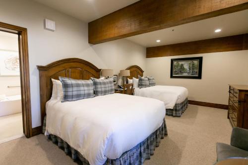 Deer Valley Hotel | Deluxe Two Queen Room Hotel Room