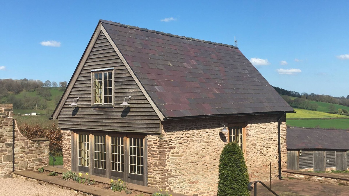 Abergavenny House | Demesne Farm guesthouse in beautiful countryside