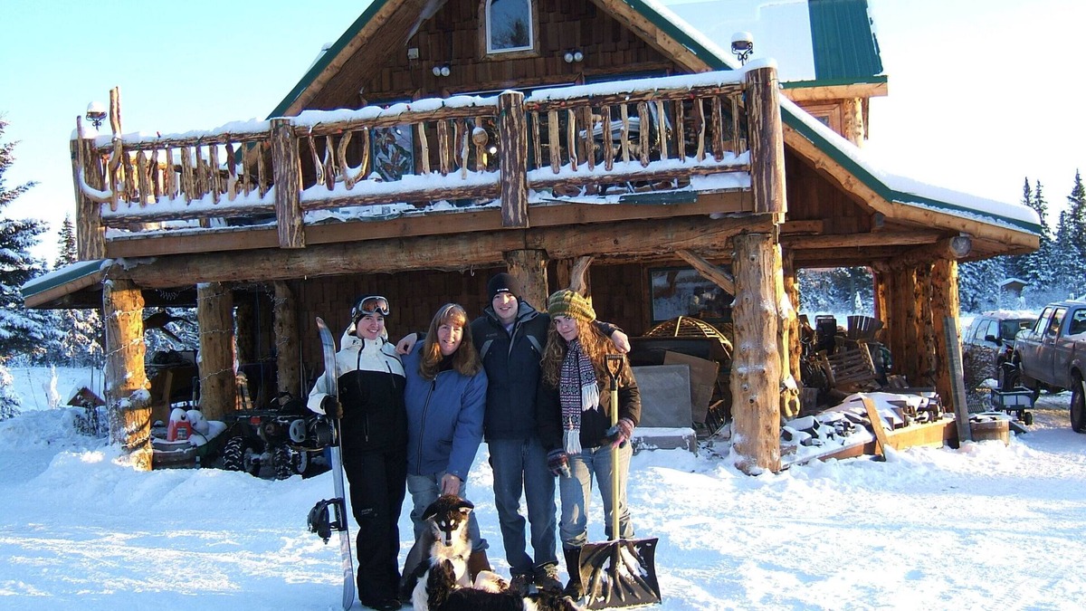 Cohoe Bed & Breakfast | Den bunk room sleeps 3 with hot breakfast
