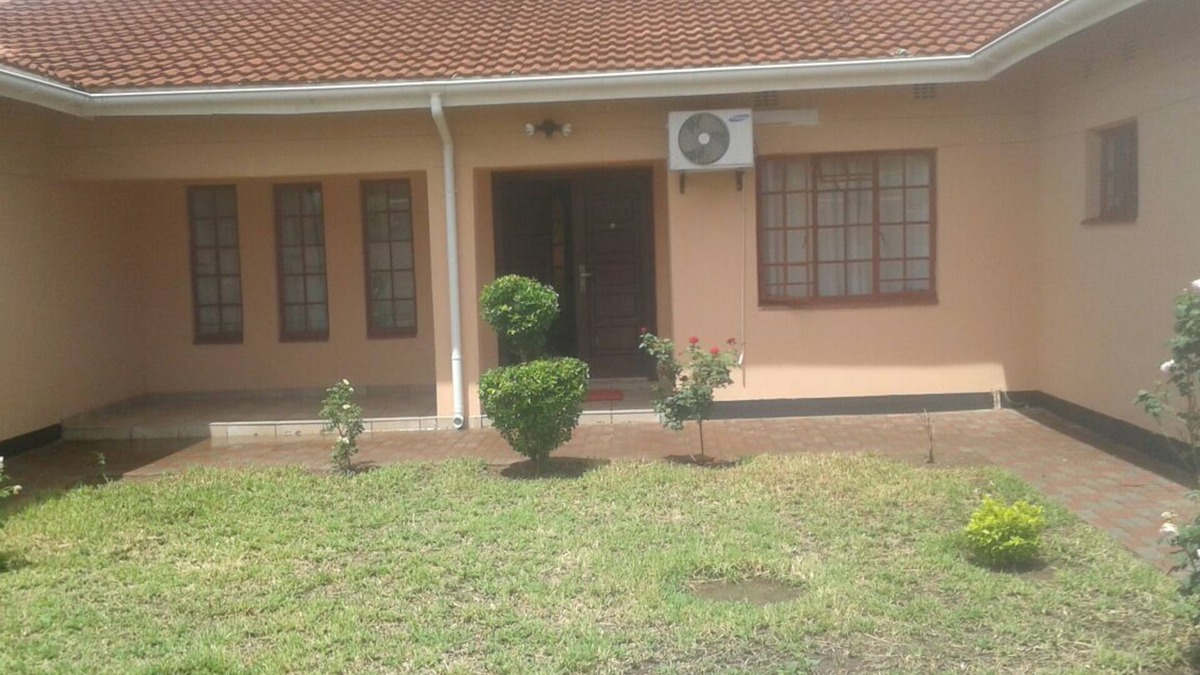 Francistown House | Den View Guest House