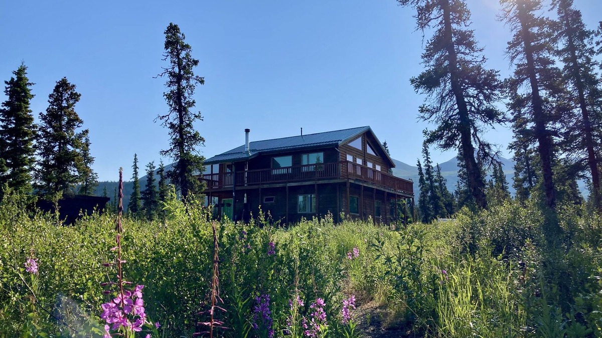 McKinley Park House | Denali Park - Ridgeview House with 360 mountain views all around!