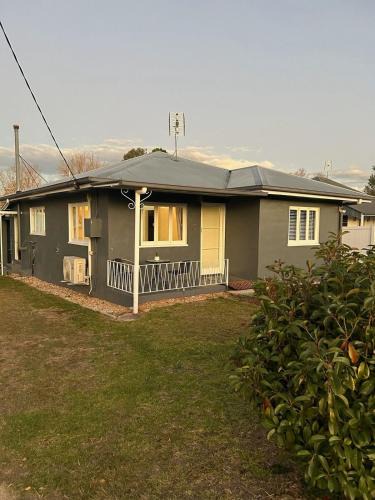 Stanthorpe House | Denham Cottage - Quart Pot Creek