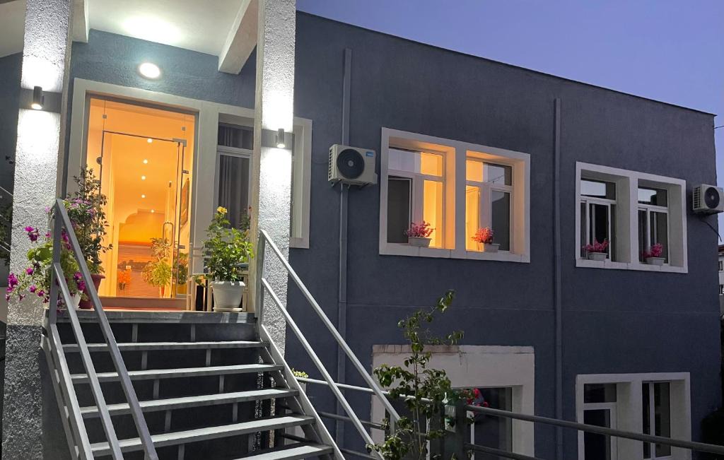 Qender Hotel | Deni's Hotel