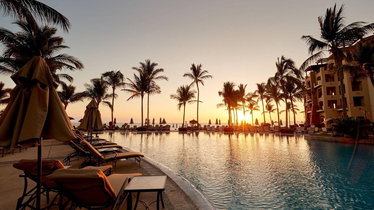 Flamingos Villa | "Deno's Villa" Updated Luxury 3rd floor Villa with Ocean, Beach & Pool Views!