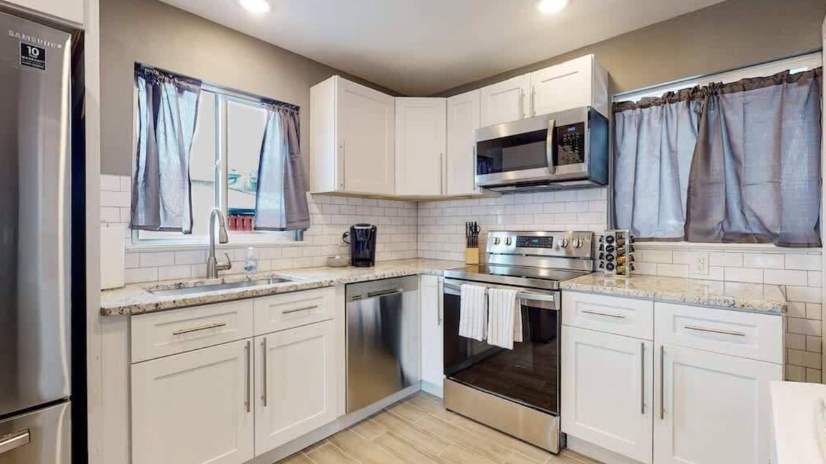 Twin Lakes House | Denver 2 King Bed Cozy Upper Unit