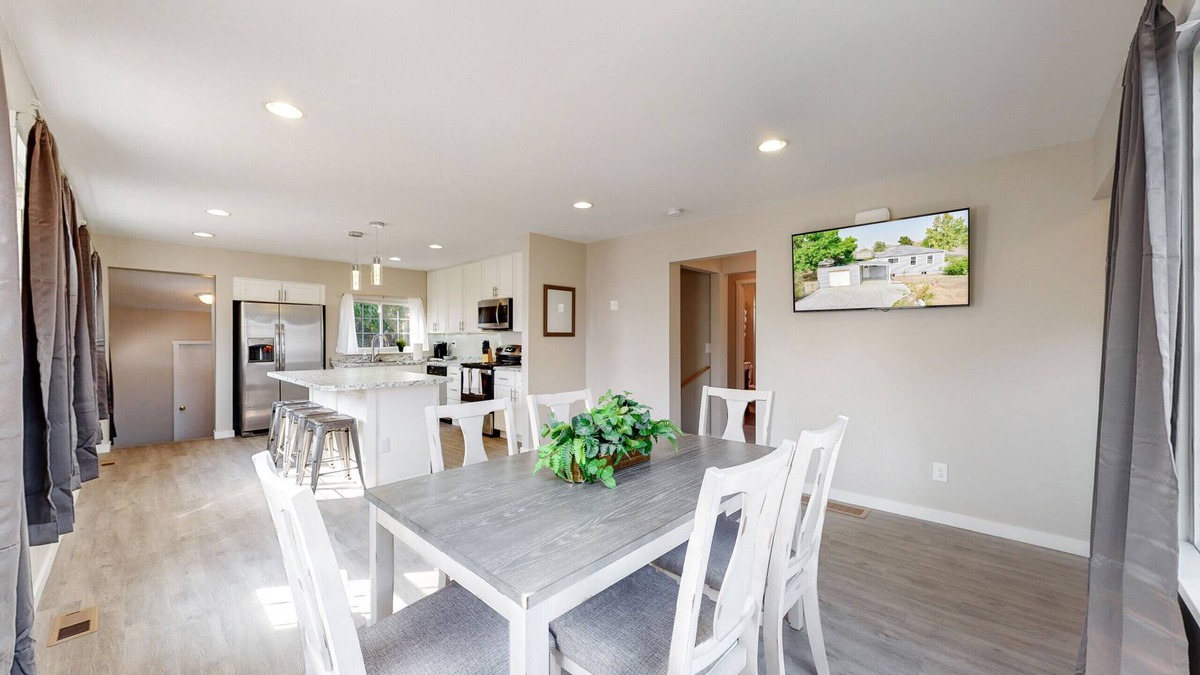 Twin Lakes House | Denver 3 King Beds Remodeled Near Park and Fun