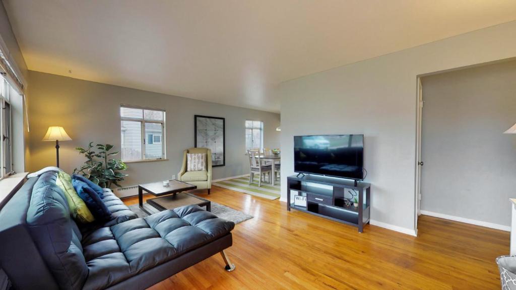 Southeast House | Denver 4 king, golf game, huge house with yard