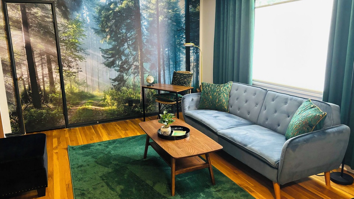 Delmar Parkway House | Denver Aurora new 2 bdrm private yard, Washer and Dryer