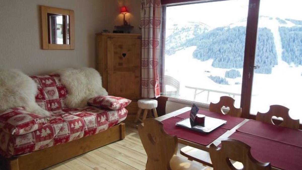 Notre-Dame-de-Bellecombe Apartment | Departure Skis on the feet, south facing terrace, breathtaking panorama !
