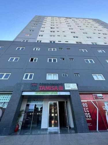 Santa Cruz Apartment | Departamentos cerca del Aeropuerto y sobre AV con Piscina WiFi Moderno