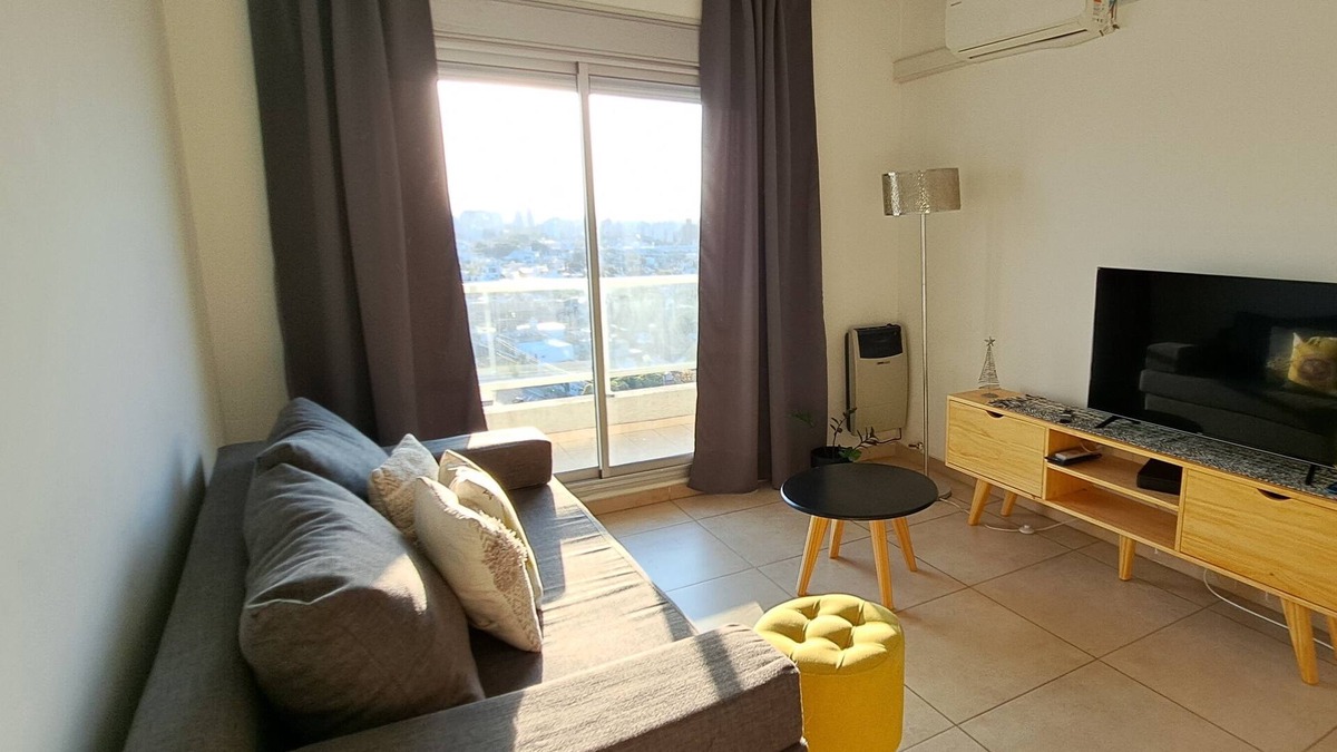 Cordoba Apartment | Departamento Montevideo Gran Vista y Ubicación con Parking Para 4 Personas