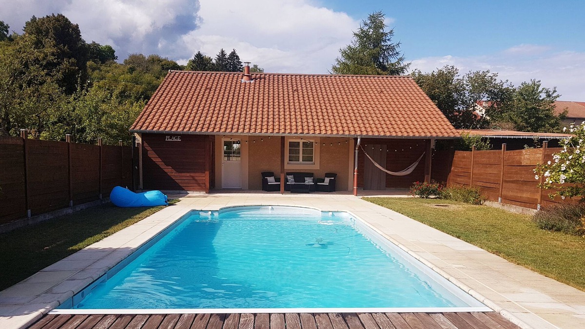 Moulainville House | Dependence on holiday taste