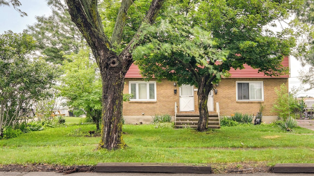 Depew House | DePew Vacation Rental ~ 10 Mi to Buffalo!