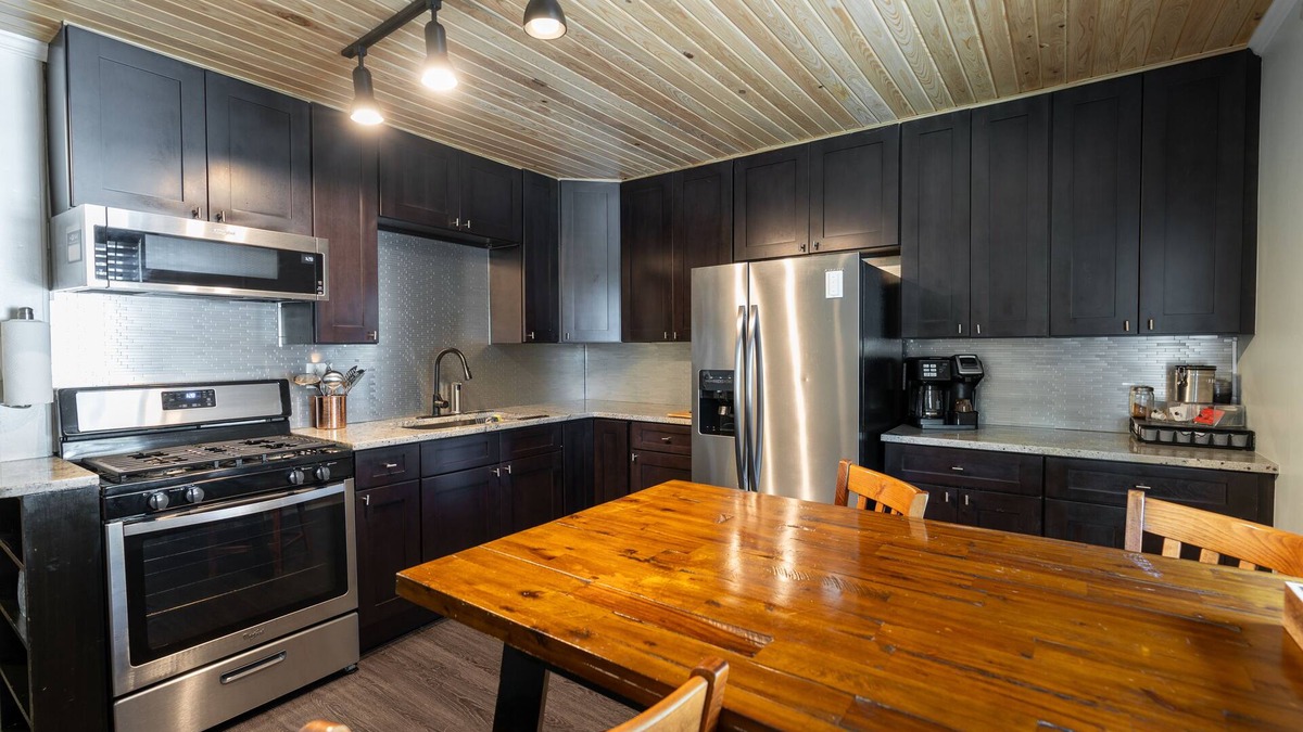 Gainesville Hotel | Depot Village