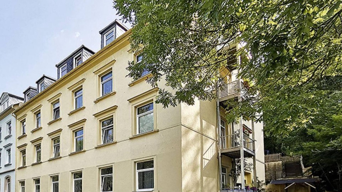 Annaberg-Buchholz Apartment | Der graue Salon - The gray salon - Old apartment with balcony