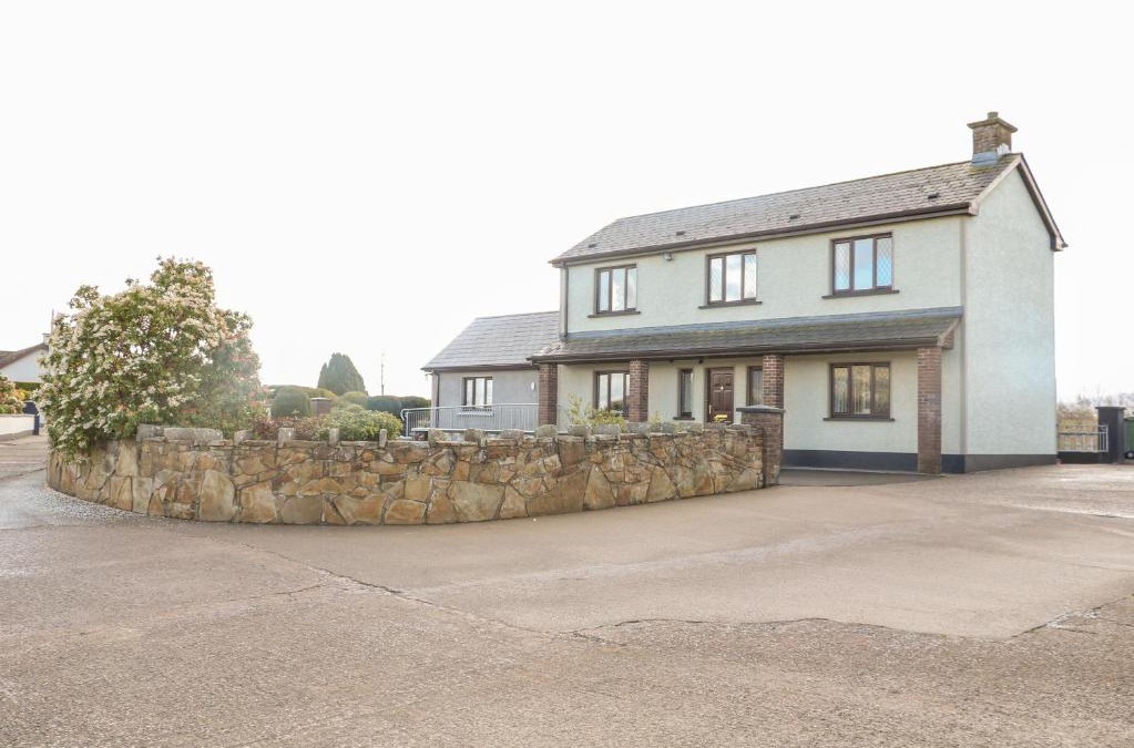 Enniskillen House | Derriens Farmhouse