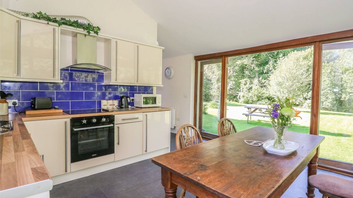 Whitland Cottage | DERRY COTTAGE, pet friendly, character holiday cottage in Whitland