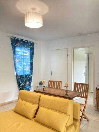 Circuit 1C1 Apartment | Des Racines & Des Ailes