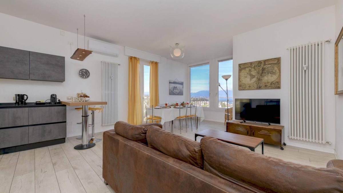 Desenzano del Garda Apartment | Desenzanoloft La Finestra sul Lago