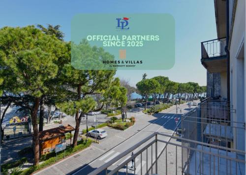 Desenzano del Garda City Centre Apartment | DesenzanoLoft Official Partner Homes & Villas by Marriott Bonvoy - Cocktail Lake Front Family apartment