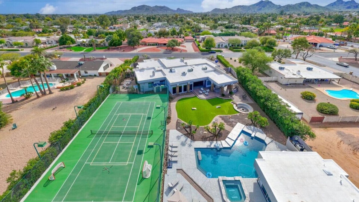 Paradise Valley Village House | Desert Diamond HTD Pool/Hot Tub/Tennis/BBall/Sauna