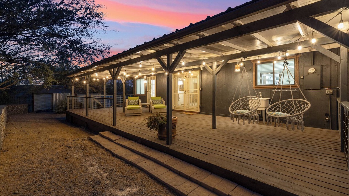 Cave Creek House | Desert Escape for Families & Friends – 3BR with Games, Hot Tub & Outdoor Dining