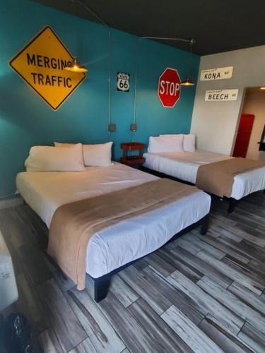 Downtown Las Vegas Hotel | Desert Hills Motel