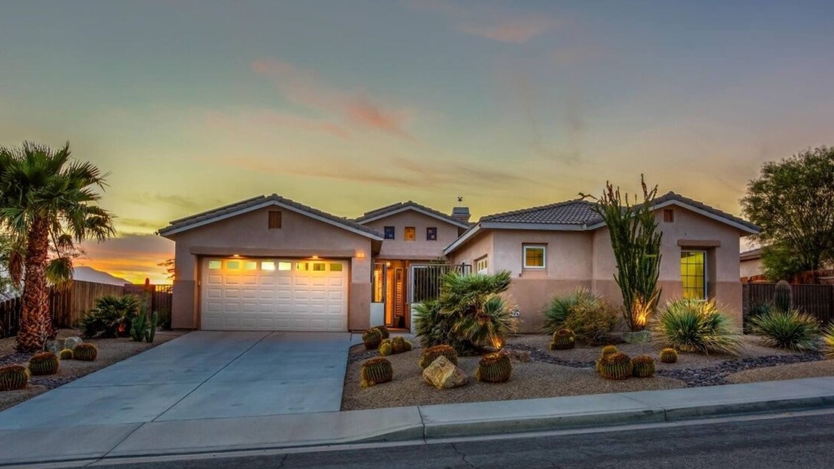 Desert Hot Springs House | Desert Hot Springs Bright and Modern Paradise