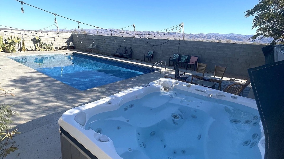 Joshua Tree House | Desert Palace w/Pool, Hot Tub, Sound System, Chef's Kitchen, 1-2 month stay