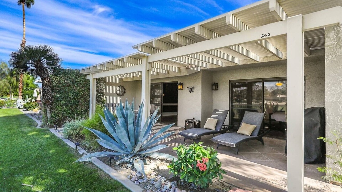Palm Desert Condo | Desert Paradise Retreat Awaits on Golf Course with Sunset & Mountain Views