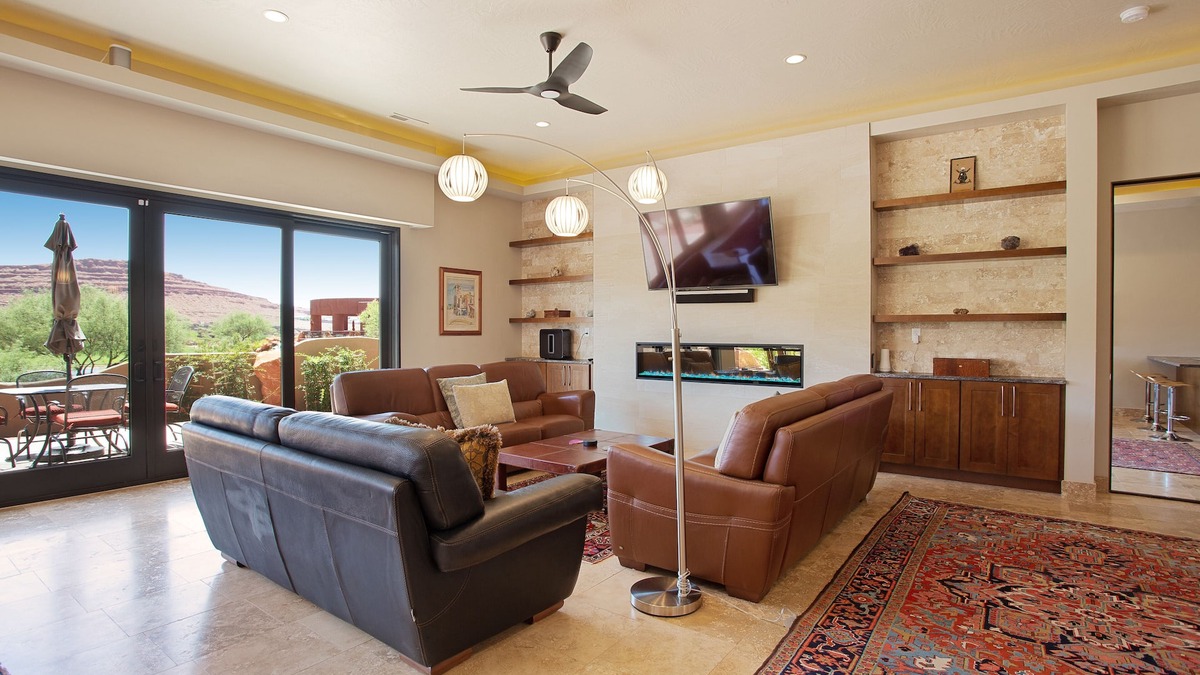 St. George House | Desert retreat with great red rock views & patios - near Snow Canyon