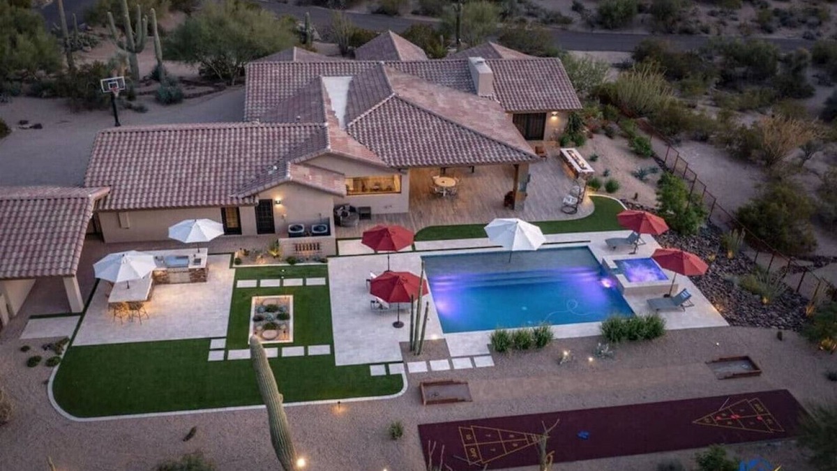 Carefree House | Desert Serenity Mountain Estate+ShuffleboardCourt+MountainViews+Horseshoes+HtdPool+PoolTable