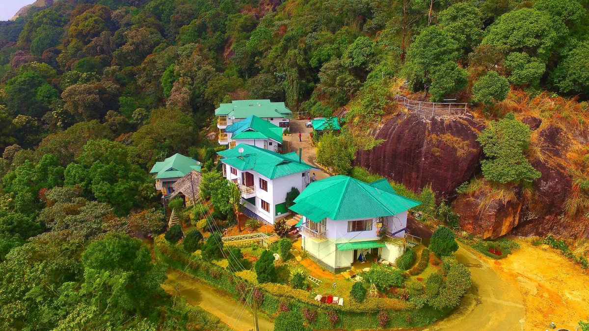 Kannan Devan Hills Hotel | Deshadan Mountain Resort