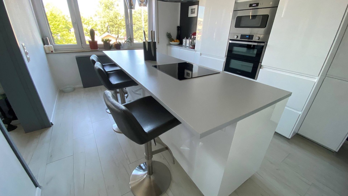 Leinfelden-Echterdingen Condo | Design 3 room apartment trade fair/airport