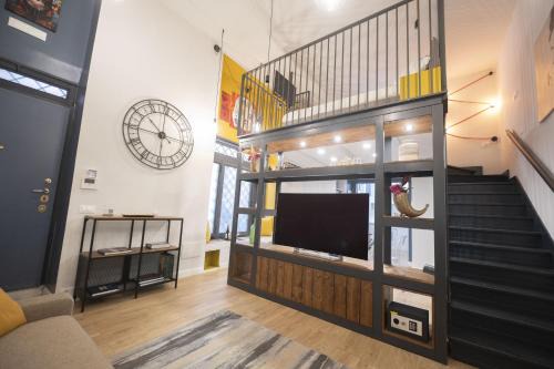 Gianicolo Apartment | Design and Colorful Loft near Villa Pamphili