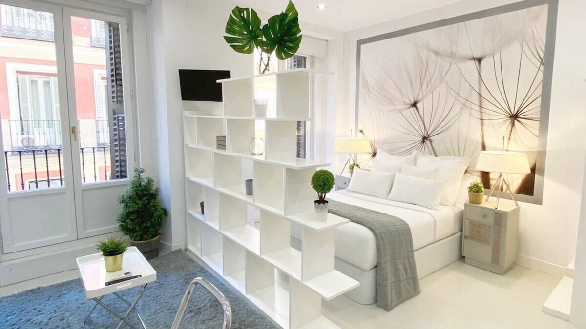 Sol Apartment | Design apartment in Plaza Mayor 2 I