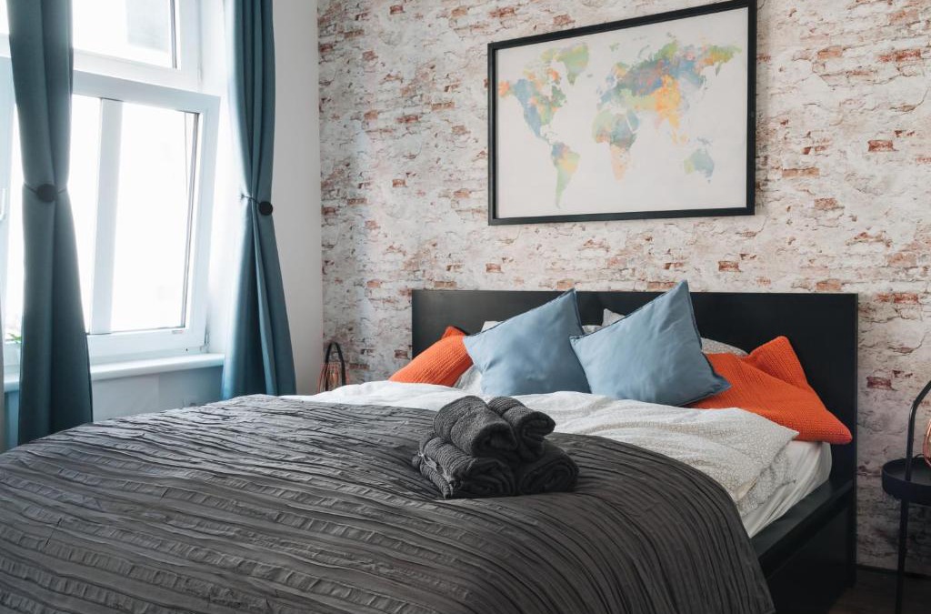 Favoriten Hotel | Design Apartment with King Size Bed - Six Minutes to Opera