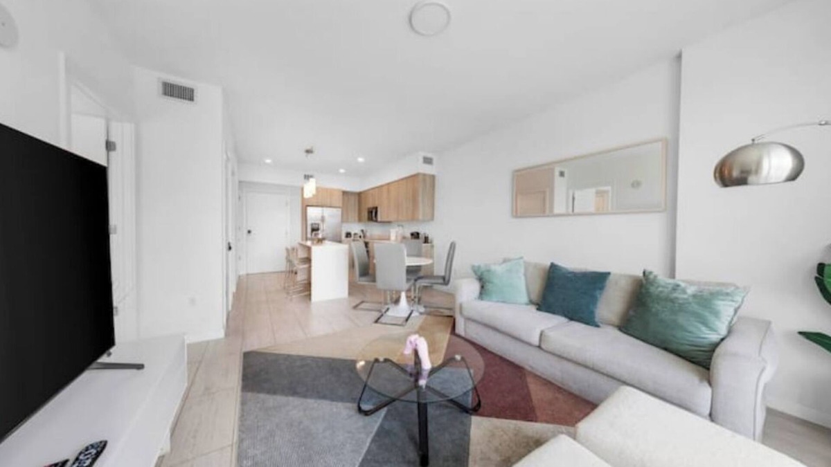 Buena Vista Apartment | Design District Condo with pool, gym and parkingn