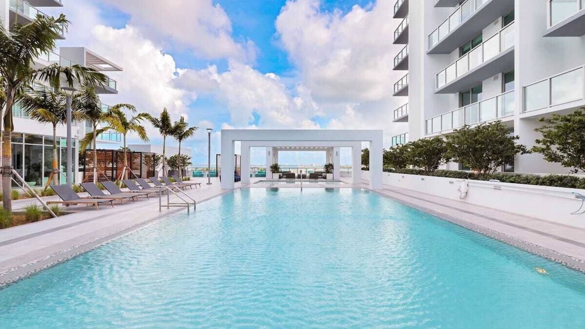 Northeast Miami Apartment | DESIGN DISTRICT, LUXURY APARTMENT, 1B 1B