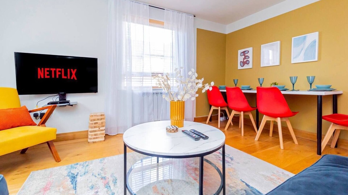 Portsmouth Apartment | Design-led Southsea gem in vibrant area and near to the beach