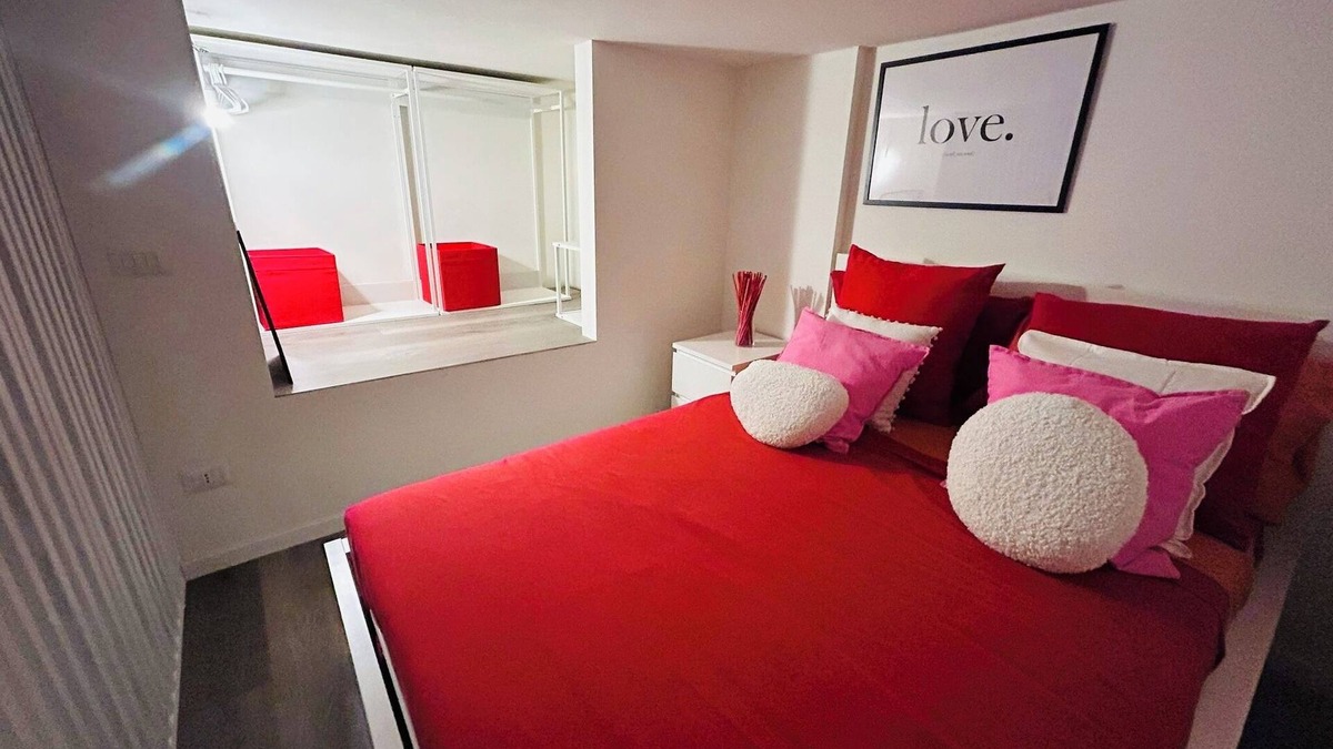 Barona Apartment | DESIGN LOFT IN THE HEART OF MILAN NEAR METRO M2ROMOLO DUOMO RHOFIERA BOCCONI