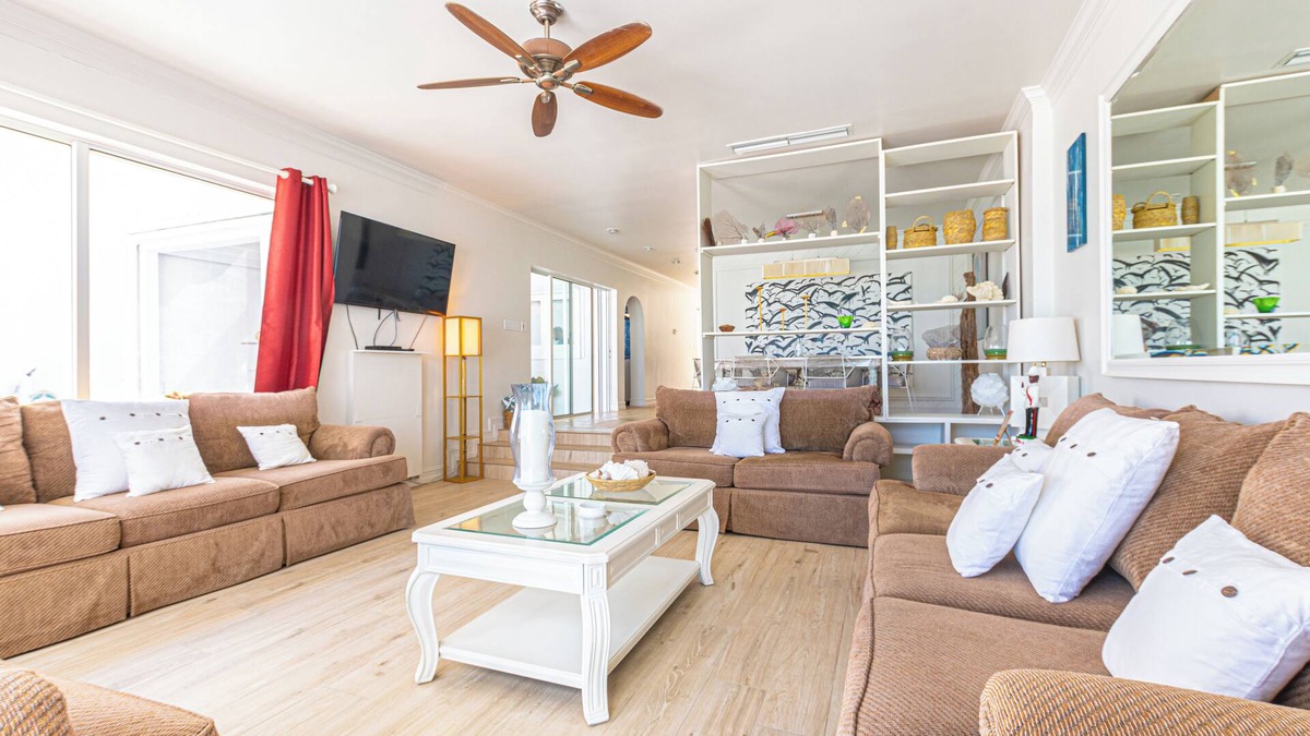 Nassau Villa | Design Oceanfront Villa - Privat Pool - Gated Community 10 Guests