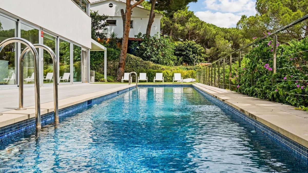 Cabrils Villa | Design villa with views and pool